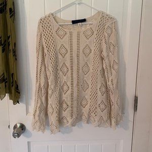 3/4 - long sleeve lacey top
